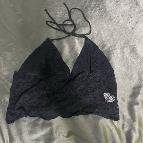 Chic Black Lace Halter Crop Top - Picture 1 of 4